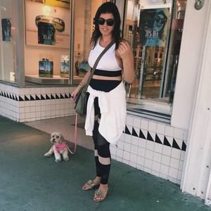 Meet your Posher, Chloe